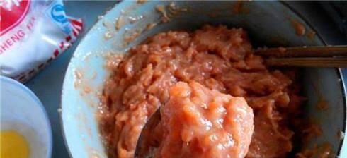 虾肉丸子怎么做才鲜嫩弹牙？家庭版做法有哪些常见问题？
