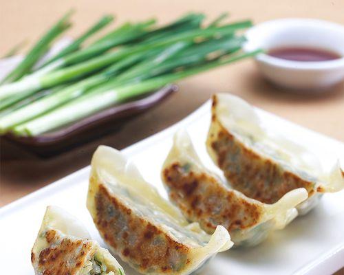 虾肉水煎饺怎么做？步骤和技巧有哪些？