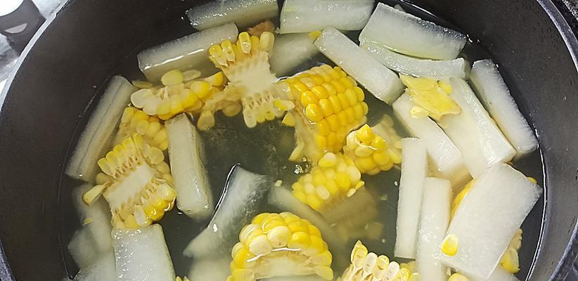 虾仁玉米滋养汤的做法是什么？如何在家轻松制作？