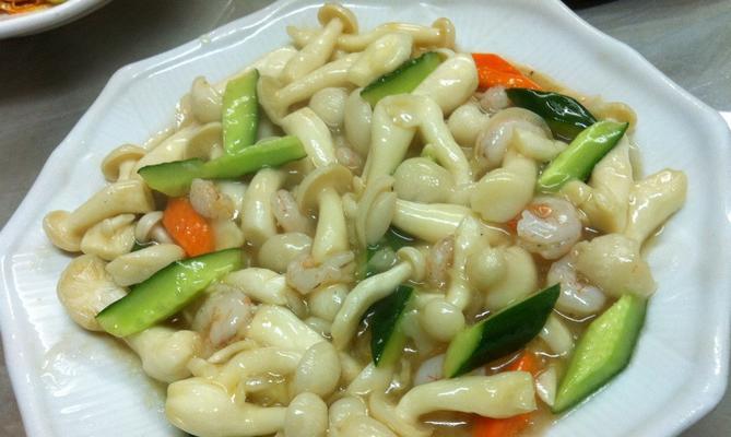 虾仁腰果炒黄瓜怎么做？步骤和技巧有哪些？
