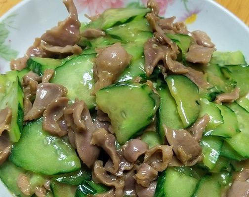 虾仁腰果炒黄瓜怎么做？步骤和技巧有哪些？