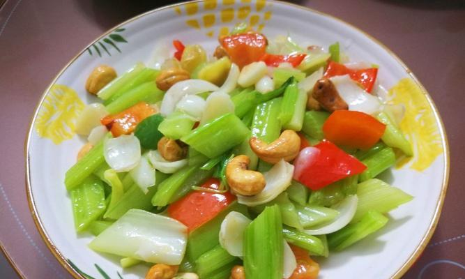 虾仁西芹腰果怎么做？有哪些步骤和技巧？