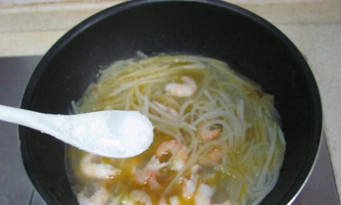 虾仁汤怎么做才鲜美？有哪些常见问题需要注意？