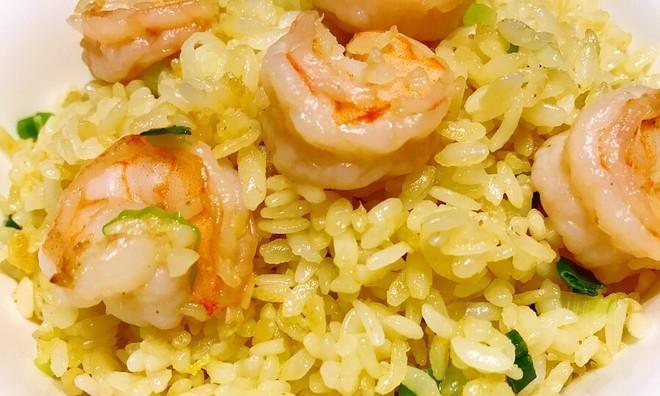 虾仁蔬菜炒饭怎么做？有哪些简单步骤和技巧？