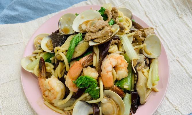 虾仁什锦炒面怎么做？有哪些步骤和技巧？