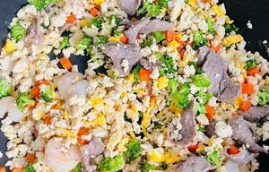 虾仁牛肉炒饭怎么做？步骤和技巧有哪些？