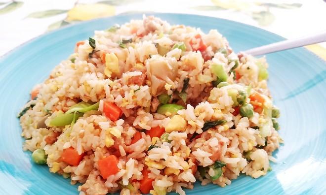 虾仁牛肉炒饭怎么做？步骤和技巧有哪些？