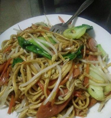 虾仁卷心菜炒面怎么做？步骤和技巧有哪些？