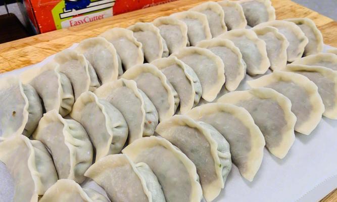 虾仁韭菜肉三鲜饺子怎么做？步骤和技巧有哪些？