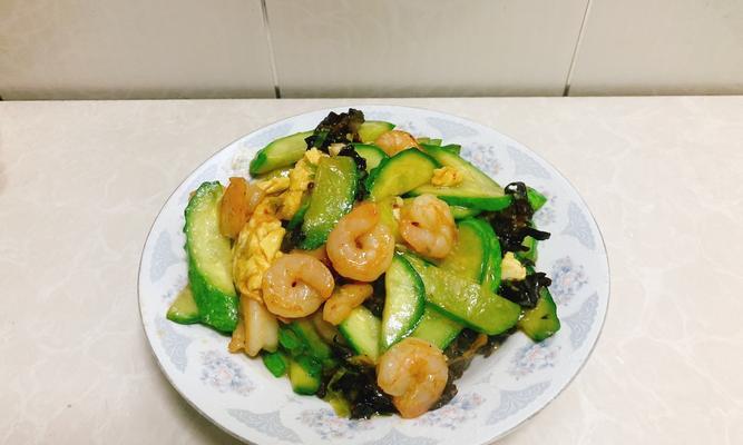 虾仁炒小黄瓜的做法是什么？如何炒出鲜嫩爽口的小黄瓜？