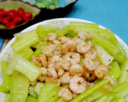虾仁炒芹菜怎么做？步骤和技巧有哪些？