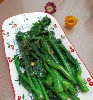 虾仁炒芥兰怎么做？步骤和技巧有哪些？