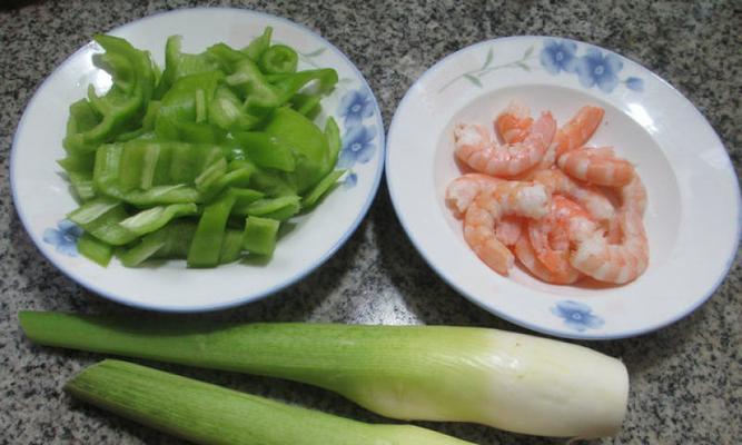 虾仁炒姣白怎么做？步骤和技巧是什么？
