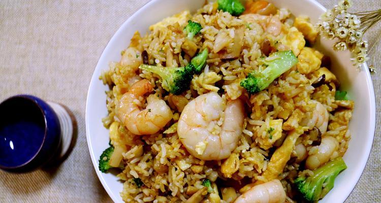 虾仁叉烧炒饭怎么做？详细步骤和技巧是什么？