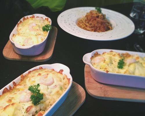 虾仁彩蔬焗饭怎么做？步骤和技巧有哪些？