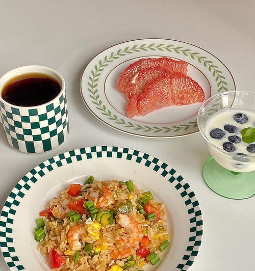 虾仁彩椒炒饭怎么做？详细步骤和技巧是什么？