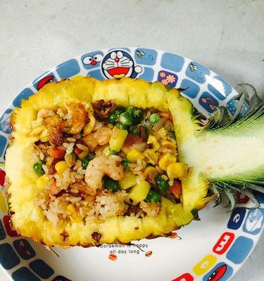 虾仁菠萝饭的做法是什么？如何在家轻松制作？