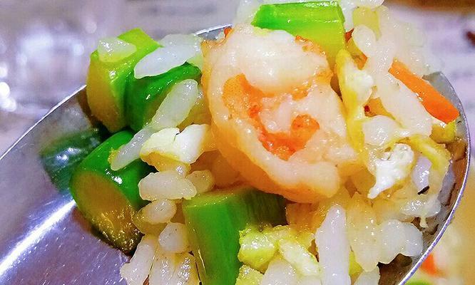 虾仁白果蛋炒饭怎么做？步骤和技巧有哪些？