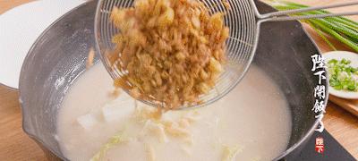 虾皮蛋松焖豆腐怎么做？步骤和技巧有哪些？