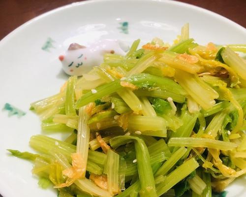 虾皮醋拌芹菜怎么做？步骤和技巧有哪些？