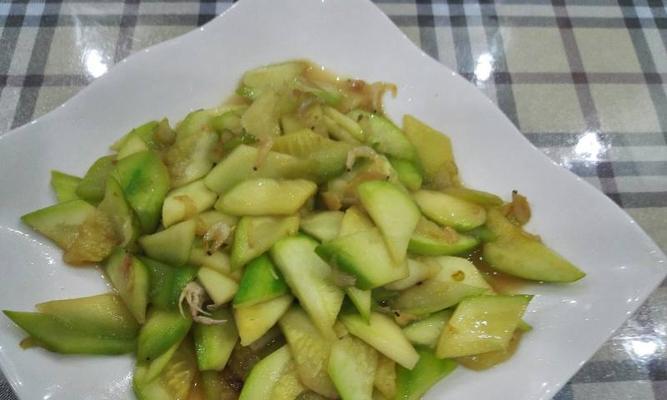虾皮炒葫芦怎么做？这道菜的步骤和技巧是什么？