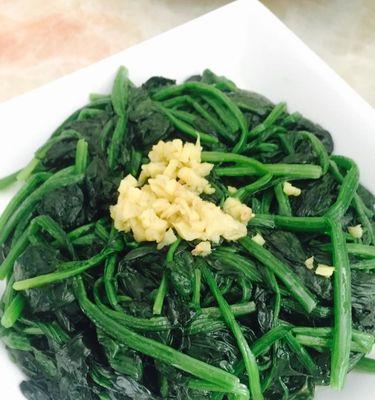 虾皮炒菠菜怎么做？步骤和技巧有哪些？
