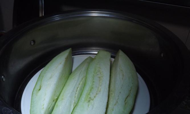 虾皮拌茄子怎么做？步骤和技巧有哪些？