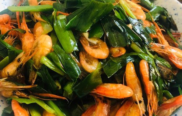 虾米炒韭菜怎么做？步骤和技巧有哪些？