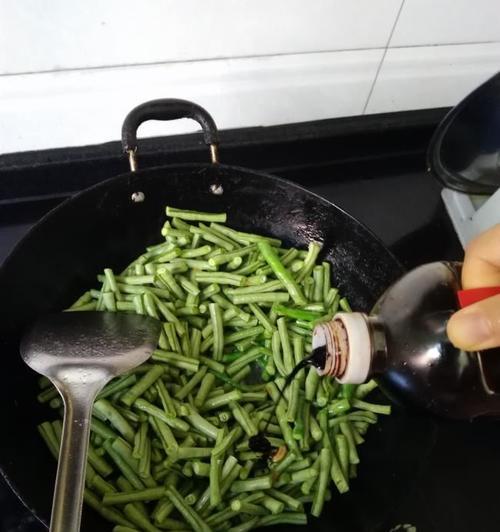 虾米炒豆角怎么做？步骤和技巧有哪些？