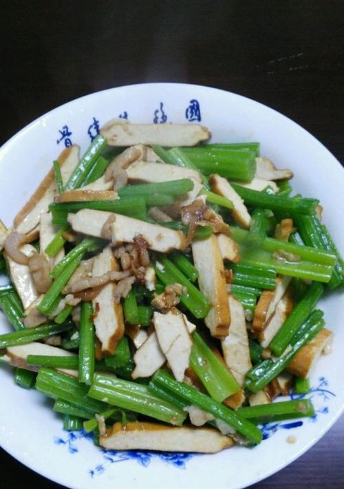 虾米炒豆腐干怎么做？步骤和技巧有哪些？
