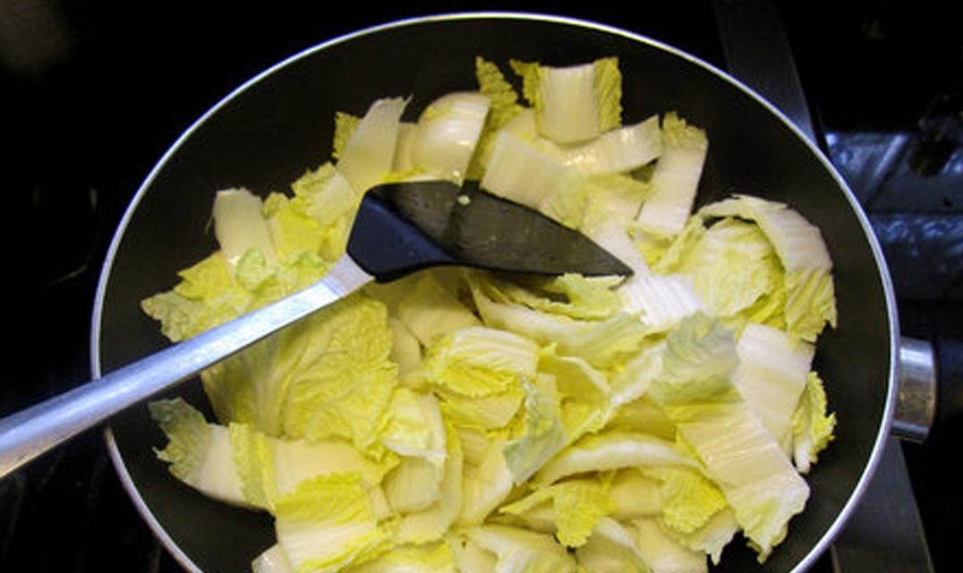 虾米炒大白菜的做法是什么？这道菜的步骤和技巧有哪些？