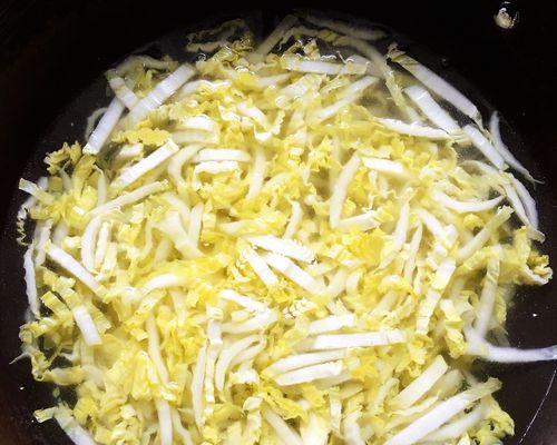 虾米白菜粉丝素汤怎么做？有哪些步骤和技巧？