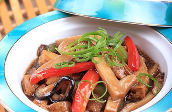 虾酱鱿鱼豆腐煲怎么做？步骤和技巧有哪些？