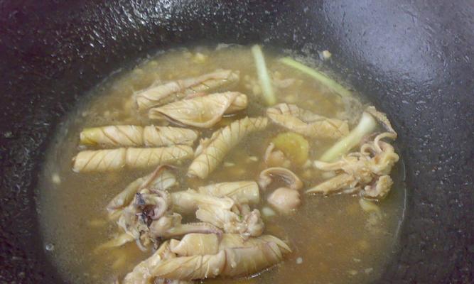 虾酱鱿鱼豆腐煲怎么做？步骤和技巧有哪些？