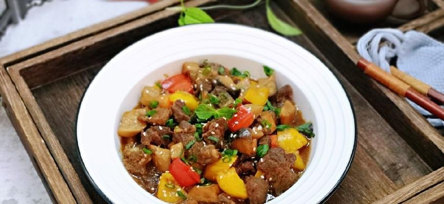 细笋彩椒烩肉怎么做？步骤和技巧有哪些？