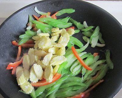 细笋彩椒烩肉怎么做？步骤和技巧有哪些？