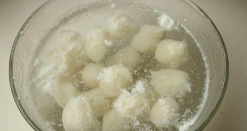 细嫩如腐手工鱼丸怎么做？制作过程中有哪些常见问题？