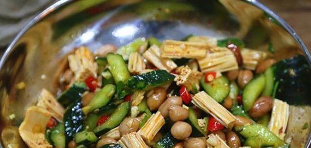 洗澡泡菜之酸辣萝卜黄瓜条怎么做？步骤和注意事项是什么？