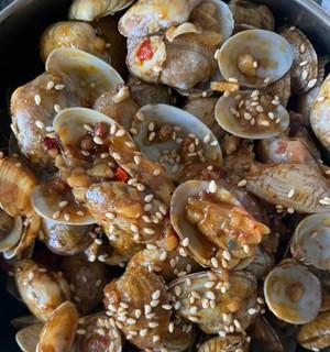蒜蓉啤酒花甲怎么做？详细步骤和技巧是什么？