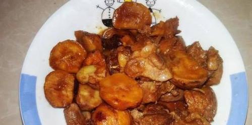 猪肉焖板栗怎么做？步骤和技巧是什么？