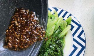 蒜蓉油淋生菜怎么做？步骤和技巧有哪些？