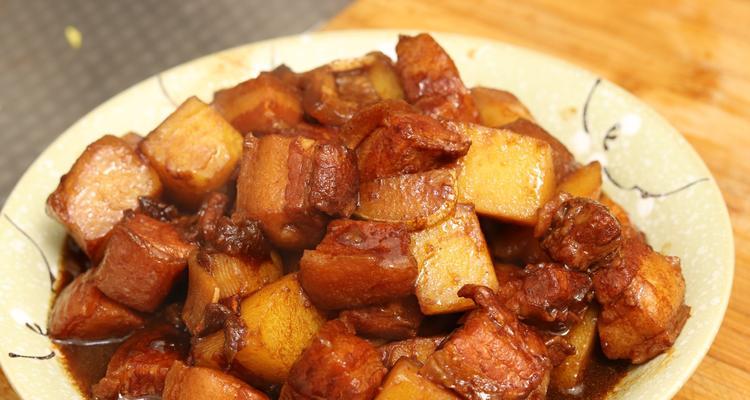 上素红烧肉怎么做？步骤和技巧有哪些？