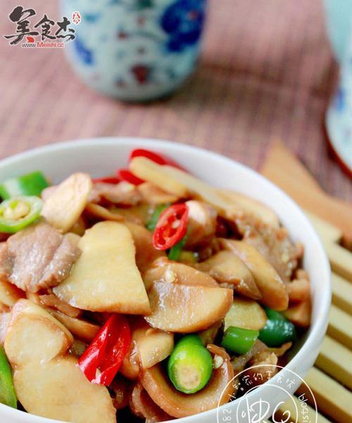 伞把菇炒肉片怎么做？步骤和技巧有哪些？