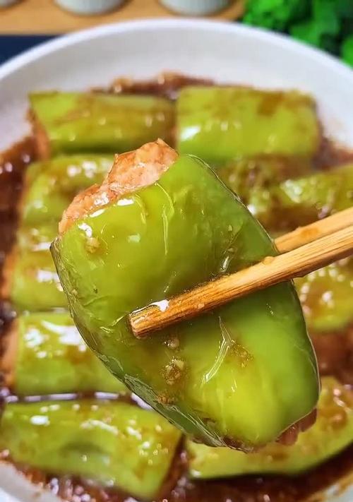 如何在家做出美味的白菜青椒肉包子？做包子需要注意哪些常见问题？