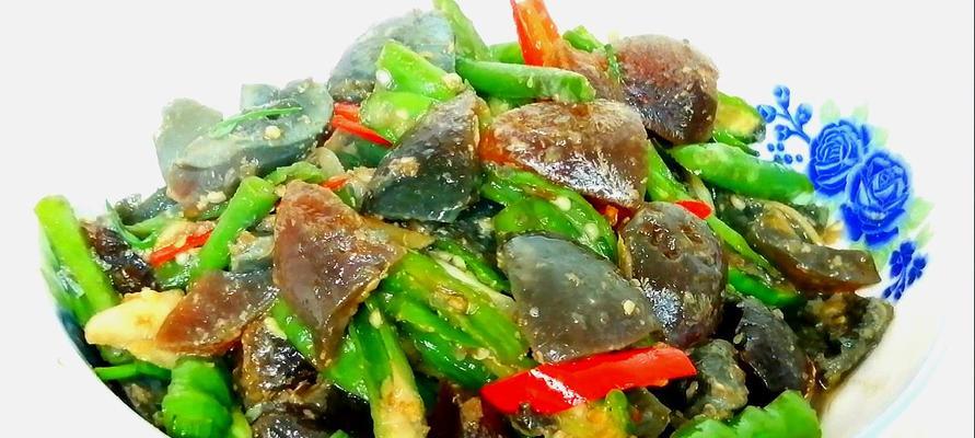 剥皮辣椒皮蛋肉卷怎么做？步骤和技巧有哪些？