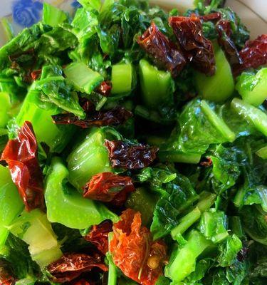 肉片炒青菜怎么做？步骤和技巧有哪些？