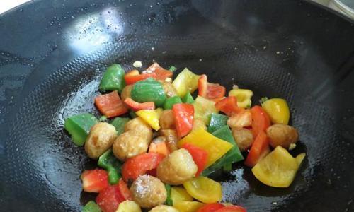 彩椒蛋饼的做法是什么？如何快速制作美味的彩椒蛋饼？