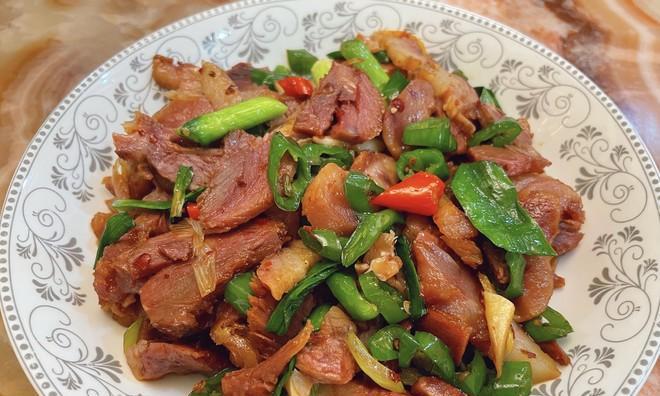 煮熟猪头肉的做法是什么？如何确保肉质鲜嫩不柴？