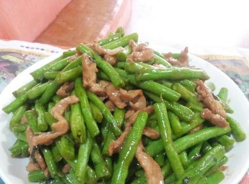 自创自制盘菜的做法是什么？如何保证口味独特且健康？