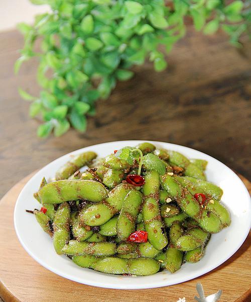 扁鱼烧毛豆怎么做？步骤和技巧有哪些？